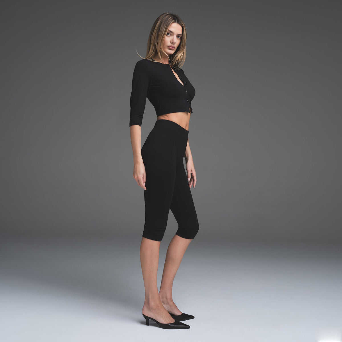 SMOOTH LAYERS CROPPED CARDIGAN | OBSIDIAN